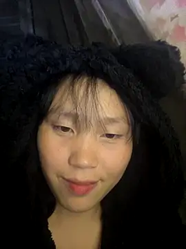 Snapshot of huong-18 chatting on November 2025 01:55:01 PM huong-18 online show from November 2025 01:55:01 PM