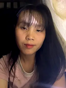 Snapshot of huong-18 chatting on November 2025 01:22:02 PM huong-18 online show from November 2025 01:22:02 PM