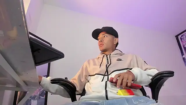 Hunteer Boy online show from October 2025 07:27:01 PM