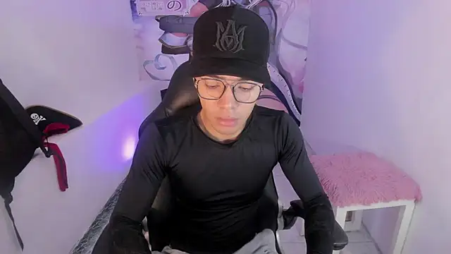 Hunteer Boy online show from October 2025 03:42:02 AM