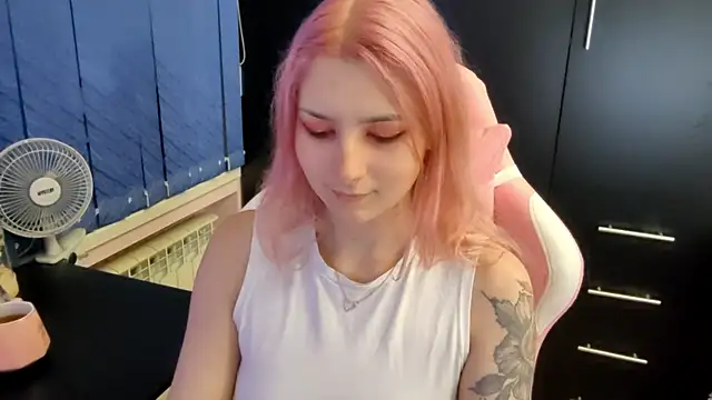 Snapshot of LINAPINAA chatting on September 2025 05:25:01 PM LINAPINAA online show from September 2025 05:25:01 PM