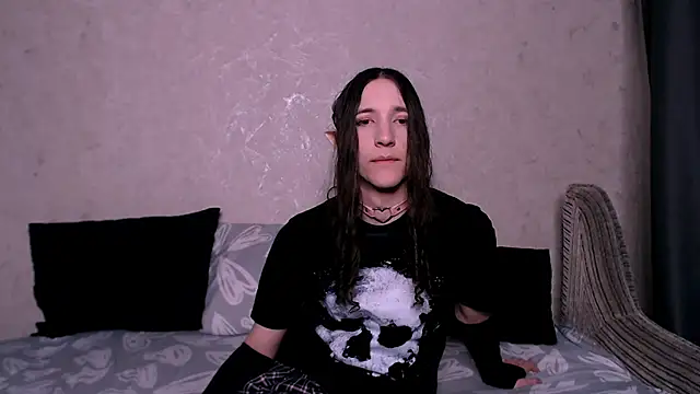 Snapshot of SilverMuse_ chatting on November 2025 11:05:01 PM SilverMuse online show from November 2025 11:05:01 PM