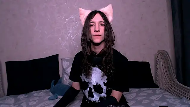 Snapshot of SilverMuse_ chatting on November 2025 05:32:02 AM SilverMuse online show from November 2025 05:32:02 AM