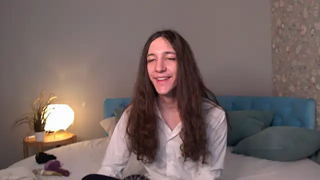 Snapshot of SilverMuse_ chatting on April 2026 11:05:01 PM SilverMuse online show from April 2026 11:05:01 PM