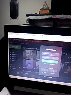 SANTANTIHOTT online show from February 2026 12:36:02 AM