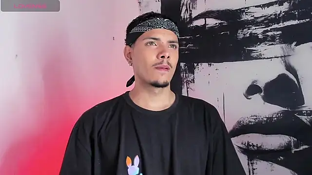 Avaggi online show from September 2025 09:28:02 PM