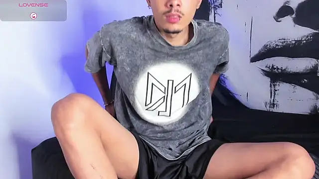 Avaggi online show from September 2025 10:00:02 PM