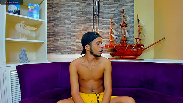 Snapshot of Juicy_Creww chatting on September 2025 09:57:01 AM Juicy Creww online show from September 2025 09:57:01 AM