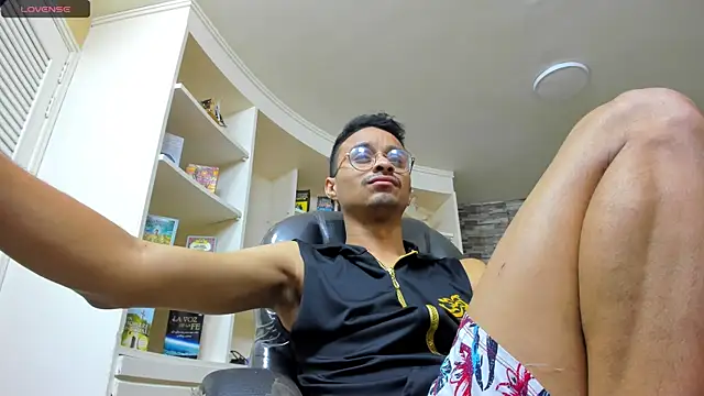 Snapshot of Juicy_Creww chatting on October 2025 09:08:01 AM Juicy Creww online show from October 2025 09:08:01 AM