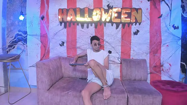 Snapshot of Juicy_Creww chatting on October 2025 09:43:02 AM Juicy Creww online show from October 2025 09:43:02 AM