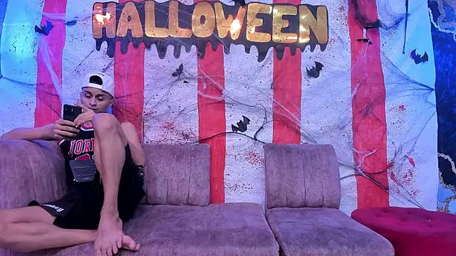 Snapshot of Juicy_Creww chatting on October 2025 09:35:02 AM Juicy Creww online show from October 2025 09:35:02 AM