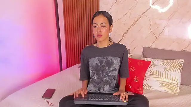 Snapshot of Susy_spark chatting on January 2026 12:48:01 AM Susy spark online show from January 2026 12:48:01 AM