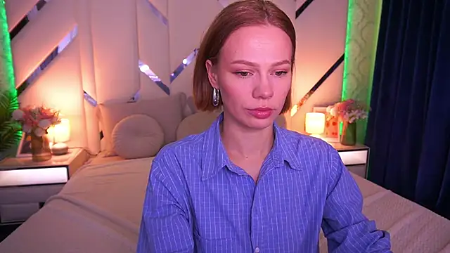 ShyySiren online show from May 2026 06:42:01 AM
