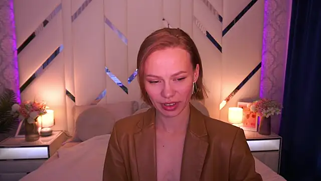 ShyySiren online show from May 2026 07:04:01 AM