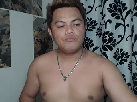 Snapshot of Gayasianzowe chatting on September 2025 03:02:01 PM Gayasianzowe online show from September 2025 03:02:01 PM