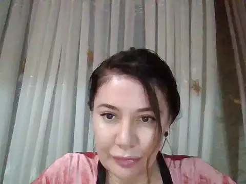 Snapshot of Lomivah chatting on November 2025 05:57:01 PM Lomivah online show from November 2025 05:57:01 PM