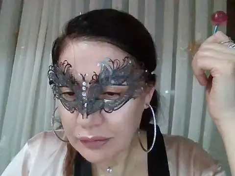 Snapshot of Lomivah chatting on November 2025 05:12:01 PM Lomivah online show from November 2025 05:12:01 PM