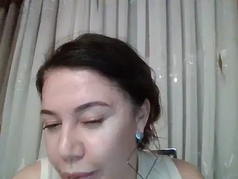 Snapshot of Lomivah chatting on November 2025 08:38:02 PM Lomivah online show from November 2025 08:38:02 PM