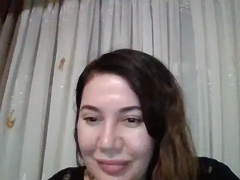 Snapshot of Lomivah chatting on November 2025 06:40:01 PM Lomivah online show from November 2025 06:40:01 PM