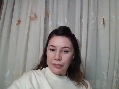 Snapshot of Lomivah chatting on November 2025 09:03:02 PM Lomivah online show from November 2025 09:03:02 PM