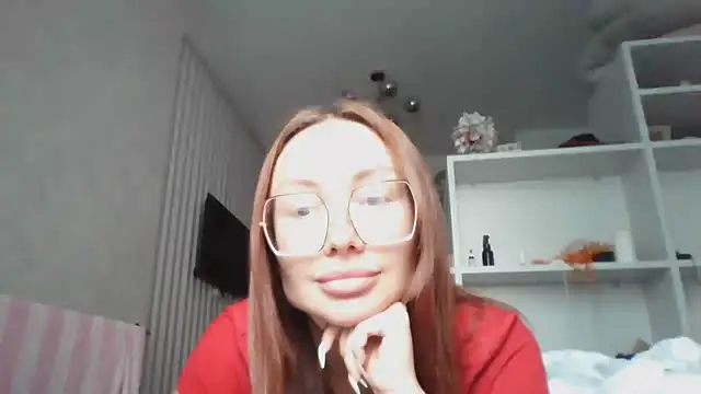 Elyvethh online show from November 2025 12:18:02 PM