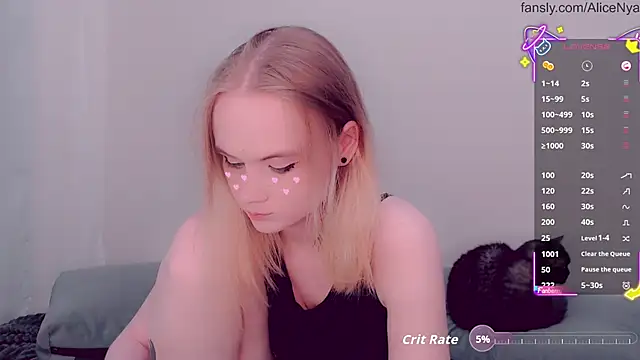 Snapshot of AliceNya_cute chatting on September 2025 04:03:01 AM AliceNya cute online show from September 2025 04:03:01 AM