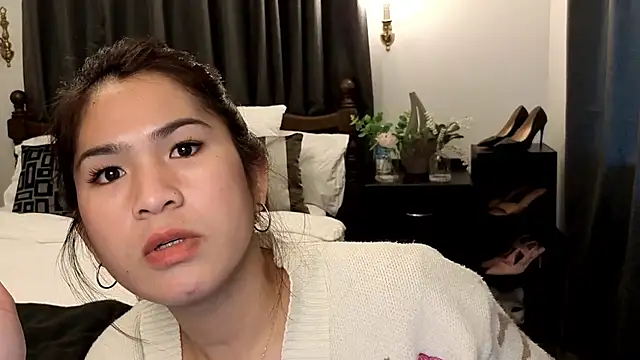 ZoeyJohnson online show from September 2025 05:33:01 AM