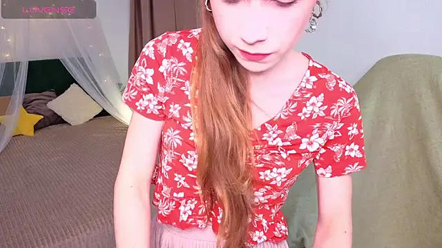 Snapshot of KarenSmitht chatting on September 2025 03:28:02 PM KarenSmitht online show from September 2025 03:28:02 PM