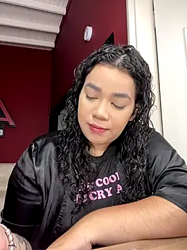 Snapshot of krisstenSantos chatting on September 2025 11:59:01 AM krisstenSantos online show from September 2025 11:59:01 AM