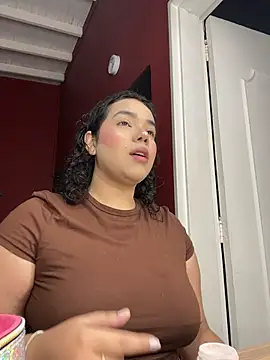 Snapshot of krisstenSantos chatting on October 2025 11:44:01 AM krisstenSantos online show from October 2025 11:44:01 AM