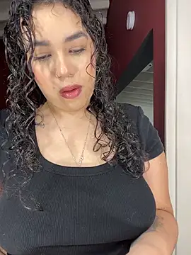 Snapshot of krisstenSantos chatting on November 2025 12:49:02 PM krisstenSantos online show from November 2025 12:49:02 PM