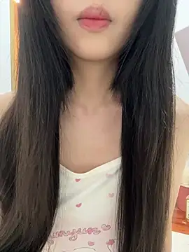 Snapshot of qiqi_x chatting on June 2026 03:28:02 PM qiqi x online show from June 2026 03:28:02 PM