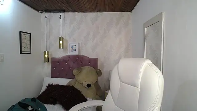 alllyson  online show from January 2026 07:48:02 PM