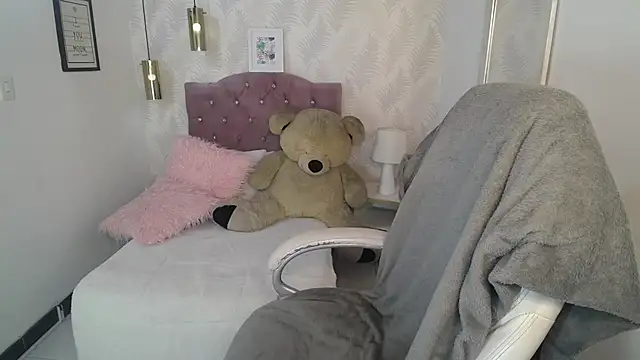 alllyson  online show from February 2026 07:51:01 PM