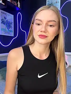 MilaMoone online show from October 2025 10:39:02 AM