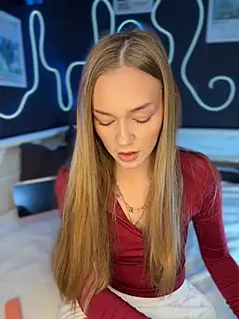 MilaMoone online show from May 2026 11:05:02 AM