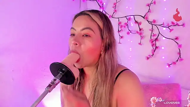 Snapshot of chubbyZoe chatting on October 2025 02:37:02 PM chubbyZoe online show from October 2025 02:37:02 PM