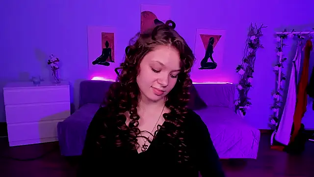 Snapshot of BetsyKiss chatting on April 2026 05:07:01 PM BetsyKiss online show from April 2026 05:07:01 PM