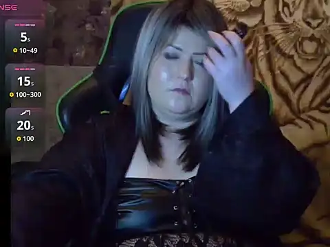 YuliiaSan online show from November 2025 07:18:01 PM