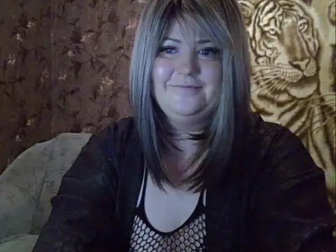 YuliiaSan online show from December 2025 05:44:02 AM