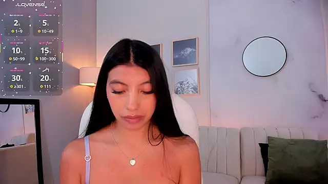 Tiffany Low online show from November 2025 12:27:01 PM