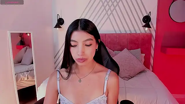 Tiffany Low online show from April 2026 05:08:02 PM
