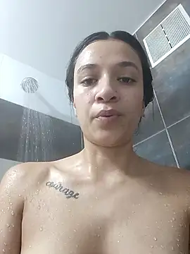 Snapshot of MiQeilaSweet chatting on November 2025 03:06:01 AM MiQeilaSweet online show from November 2025 03:06:01 AM