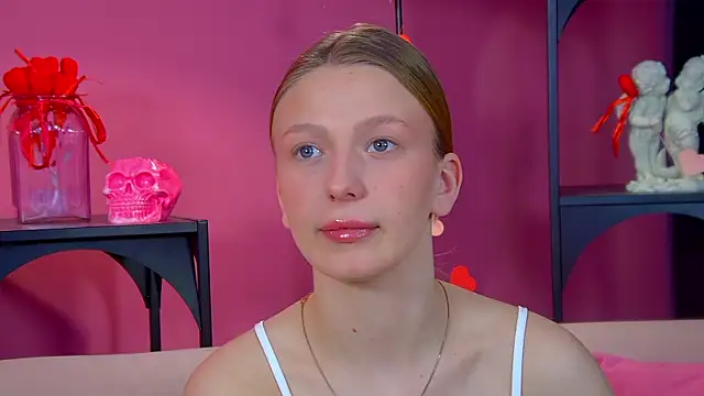 BeatriceBinoche online show from May 2026 06:24:02 PM