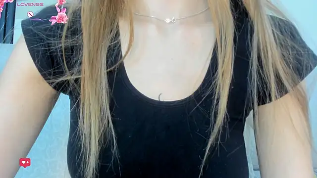 Naomi Rousse online show from May 2026 12:46:02 PM