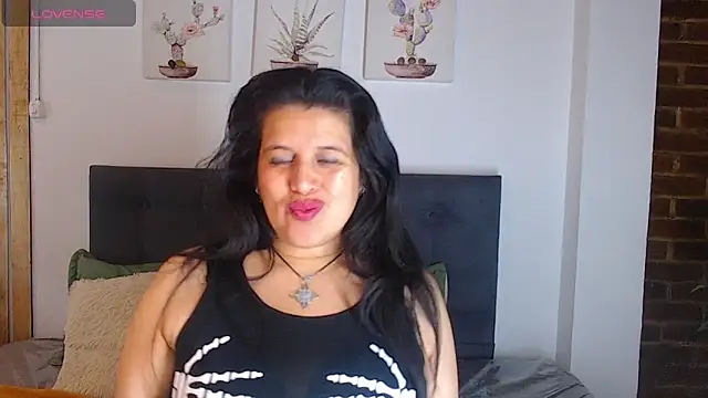 Snapshot of Andrea_secret_ chatting on November 2025 02:28:01 PM Andrea secret online show from November 2025 02:28:01 PM