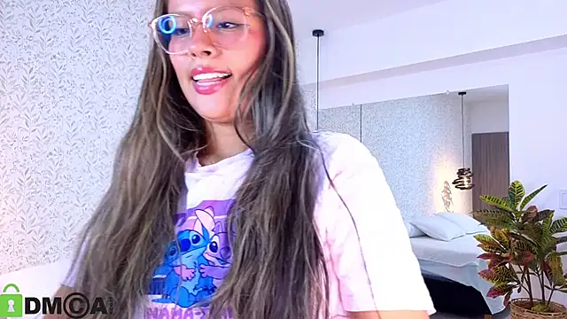 EMILIIA RICHTER   online show from September 2025 07:41:01 PM