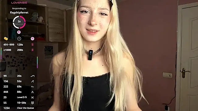 Snapshot of FridaAaberg chatting on November 2025 07:45:01 AM FridaAaberg online show from November 2025 07:45:01 AM