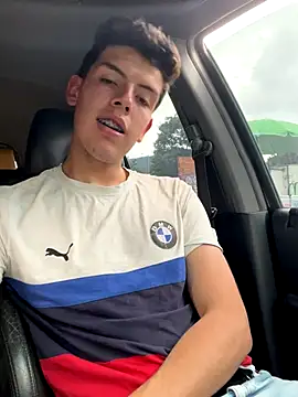 mattebret11 online show from November 2025 05:24:01 PM