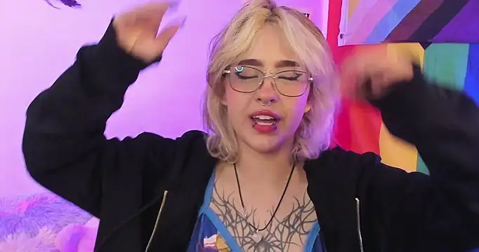 NekoWaifu online show from October 2025 01:11:01 PM